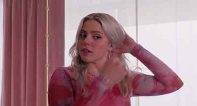 Karen, come here.
I want to fix your eyebrows. - Mean Girls