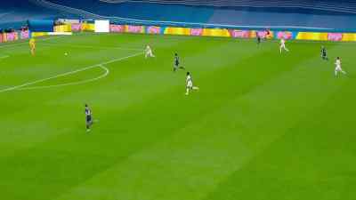 Karim Benzema's pressuring the goalkeeper. - Real Madrid: Until the End
