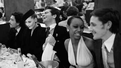 Karl et Jacques avaient
une histoire d'amour parfaite... - The Mysterious Mr. Lagerfeld
