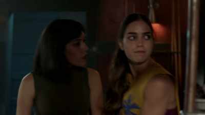 [Karla] 
That bitch thinks she can come back here - Vida
