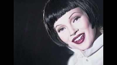 [Kate] And he was like,
"Don't worry, don't worry,
I'd dye them back." - Larger than Life: The Kevyn Aucoin Story