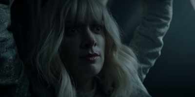 - Kate?
- Hi, Dad. I'm with Alice. - Batwoman