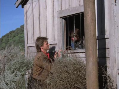 - Kate. Kate. - MacGyver. - MacGyver