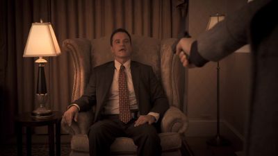 Kate, put the gun
on the table. - White Collar