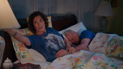 [kate] she thinks she's in love.
[janie] maybe she is. - Daughter of the Bride
