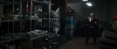 Kate's mom's not here. - Hawkeye