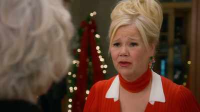 Kath,
what's going on here? - Holiday Mismatch