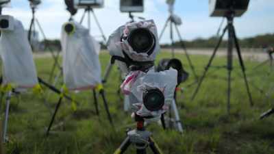 [Kath Winters] Shuttle launches,
they are a lot of - Photographer