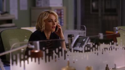 Katie, hey. It's me, your big sis. - Instinct