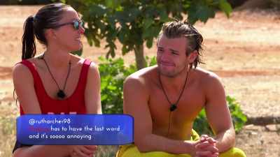 (KATIE READING TWEET) - Love Island