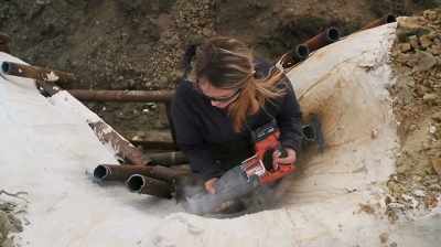 Katie: WE ARE CUTTING
JUST ABOUT A FOOT DOWN - Dino Hunters