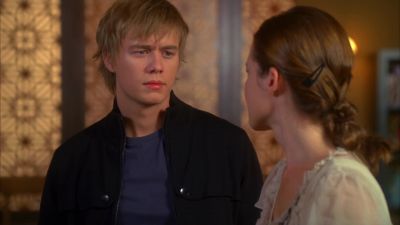 Katie... [zipping bag] - Ghost Whisperer