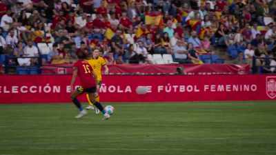 Katrina Gorry,
wheeling and dealing on the ball. - Matildas: The World at Our Feet