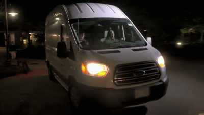 Katrina: The tasmanian devils
are here right now in that van. - Secrets of the Zoo