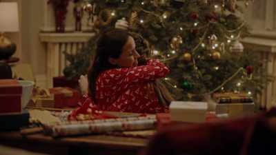 - 'Kay, let's wish. - Christmas Plus One