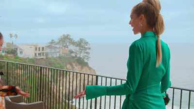 - [Kayla] How wonderful is this place?
- Right? - Selling The OC
