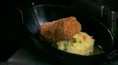 [Keegan]
Chef Cookie Tuggs' specialties include - Star Wars: Galaxy's Edge - Adventure Awaits