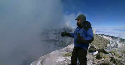 Keep your attention toward the lava lake,
look up, - Into the Inferno