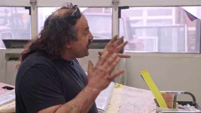 - Keep yourself busy.
- That's what I'm doing, - Rust Valley Restorers