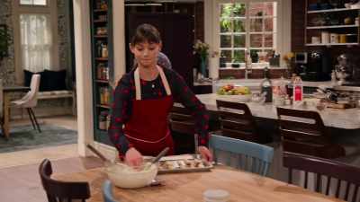 Keep doing that, there won't be
any cream left for the tiramisu. - No Good Nick