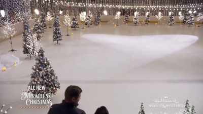 Keep 'em closed, closed.
Slow down, slow. - Holiday for Heroes