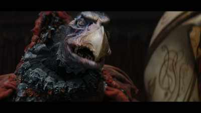 Keep Gelfling looking over shoulder, - The Dark Crystal: Age of Resistance