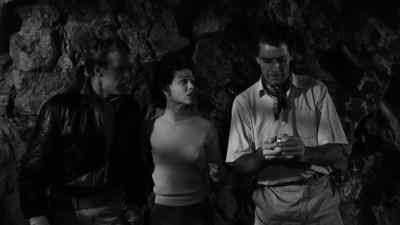- Keep going!
- Dale, no! - Attack of the Crab Monsters