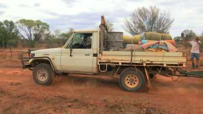 Keep going. Keep going. Righto! - Outback Opal Hunters