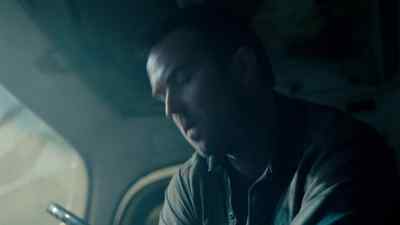 - Keep your heads down.
DALTON: Zero, come in. - Strike Back