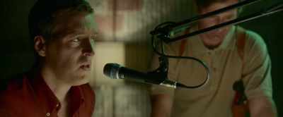 KEEP HIM ON THE LINE - Loving Pablo
