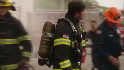 ♪ Keep it in motion ♪ - 9-1-1