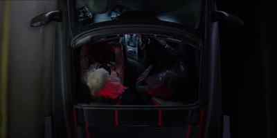 Keep straight,
and when I land, pull over and... - Batwoman