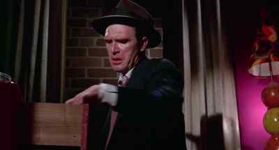 Keep those reporters down here. - The Grissom Gang