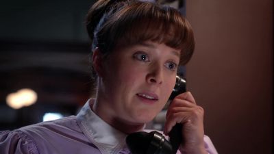 Keep him warm, hold him to you. - Call the Midwife