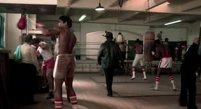 Keep your hands up. - Rocky