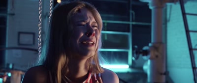 [Kelly crying]
Please. - Deinfluencer