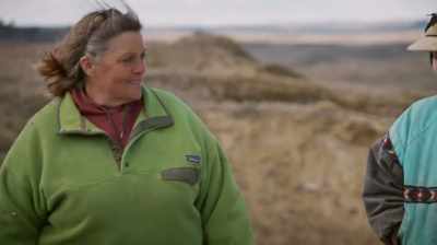 Kelly: DARN IT, LUKE.
YOU SHOULD HAVE - Dino Hunters