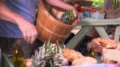  [kelly] everybody was
  doing apple pie,
  somehow or the other, - Moonshiners: Master Distiller