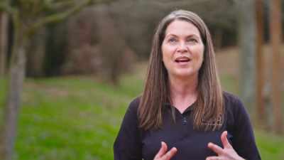 Kelly: I never worked with
tasmanian devils, so I am
so excited to get them. - Secrets of the Zoo
