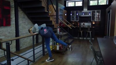 Kelly? Kelly, you here? - Chicago Fire