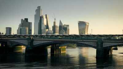 KEMP: Some experts believe
that during the Credit Crunch, - Ross Kemp: Mafia and Britain