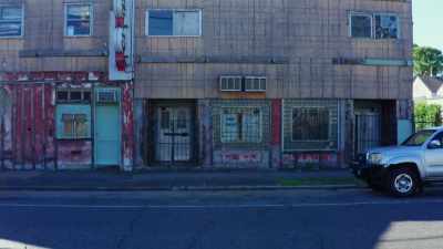 [Kenneth] If they knew
that they had white people
in here, - Mysteries of the Abandoned