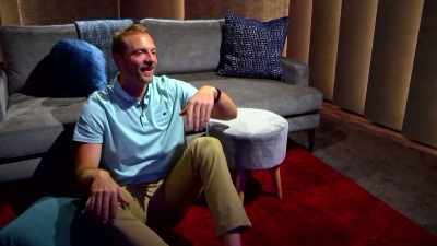 Kenny can get emotional, - Love Is Blind