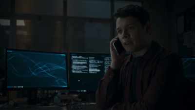 Kenny... Kenny, what have you found? - Killing Eve