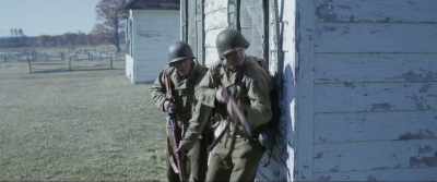 Kettlehut, Anderson,
you check the outside. - Assault on Hill 400