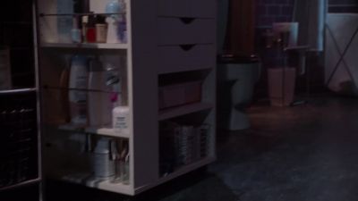 Kettle's on, Chloe. - Smallville