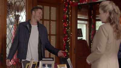(kevin laughs)
- wai-- - Toying with the Holidays