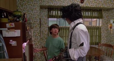 Kevin want to play scissors paper stone No - Edward Scissorhands
