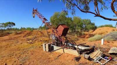 Key to success is their ancient hoist - Outback Opal Hunters