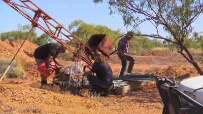 Key to the operation
is this bucket hoist. - Outback Opal Hunters